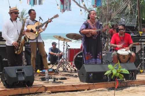 Bonita and the HUS Band yang Tidak Pernah Gagal